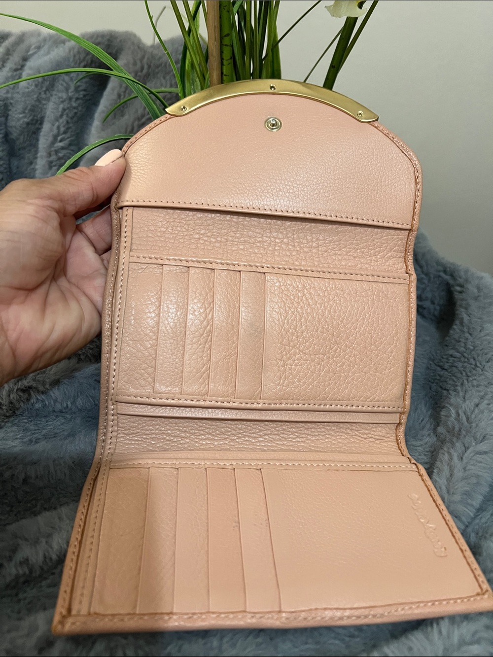 See by Chloé Pink Leather Wallet with Gold Accent - Picture 4 of 10